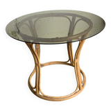 Round dining table with bamboo legs