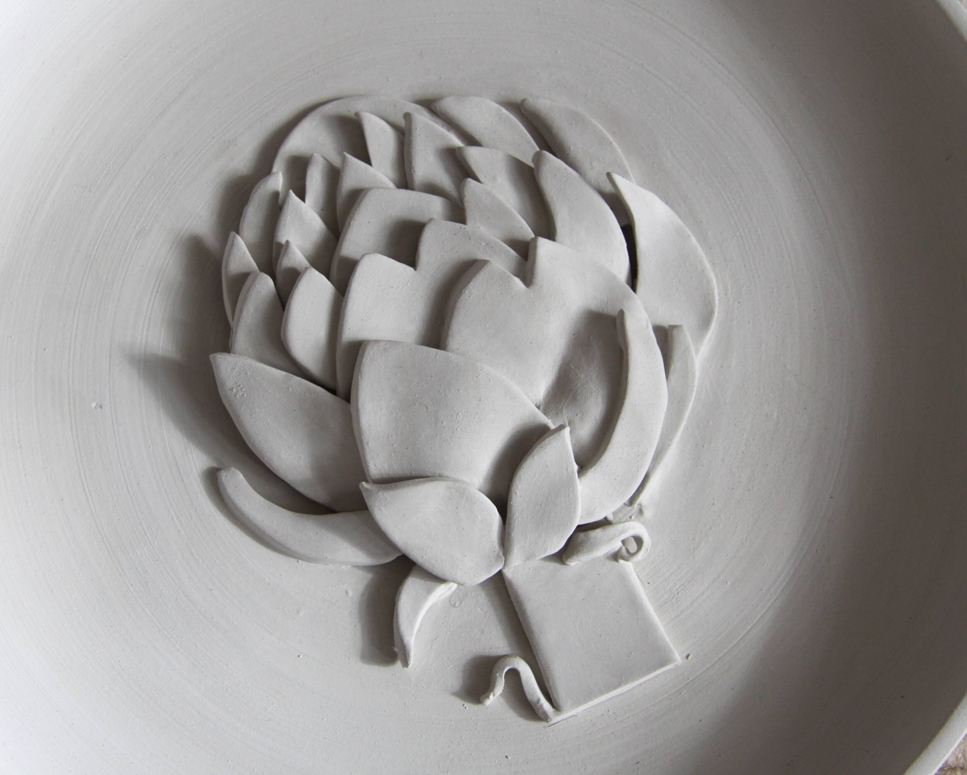 White earthenware centrepiece