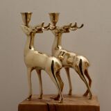 Paire de bougeoirs en laiton en forme de cerfs du milieu du siècle