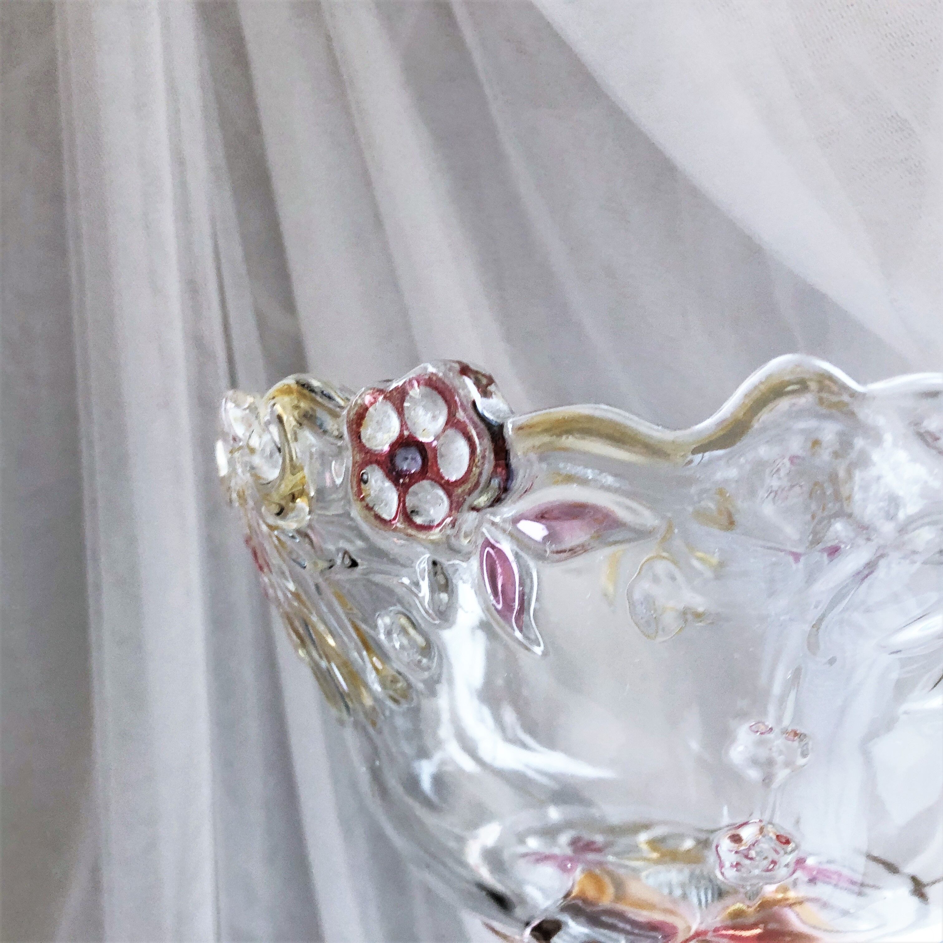 Pedestal fruit cup in blown glass