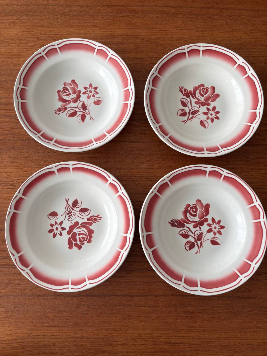Lot of 4 red deep plates Badonviller – Vintage bistro crockery