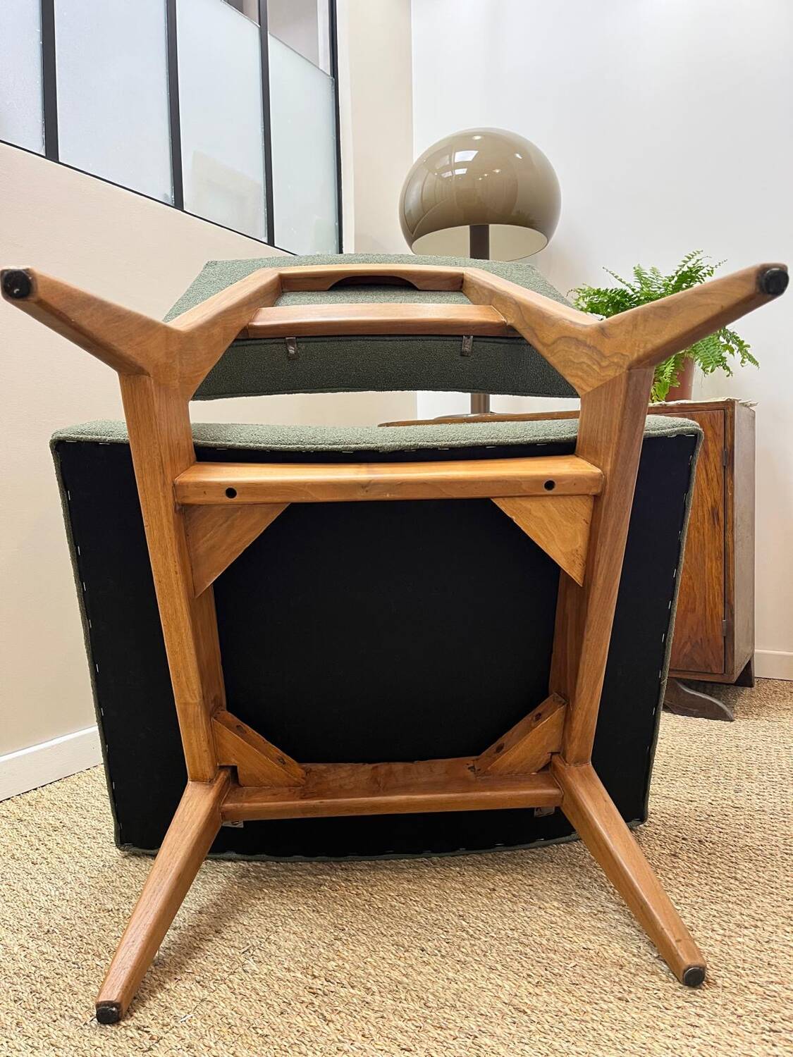 Vintage armchair attributed to Jens Risom, solid wood and fabric.