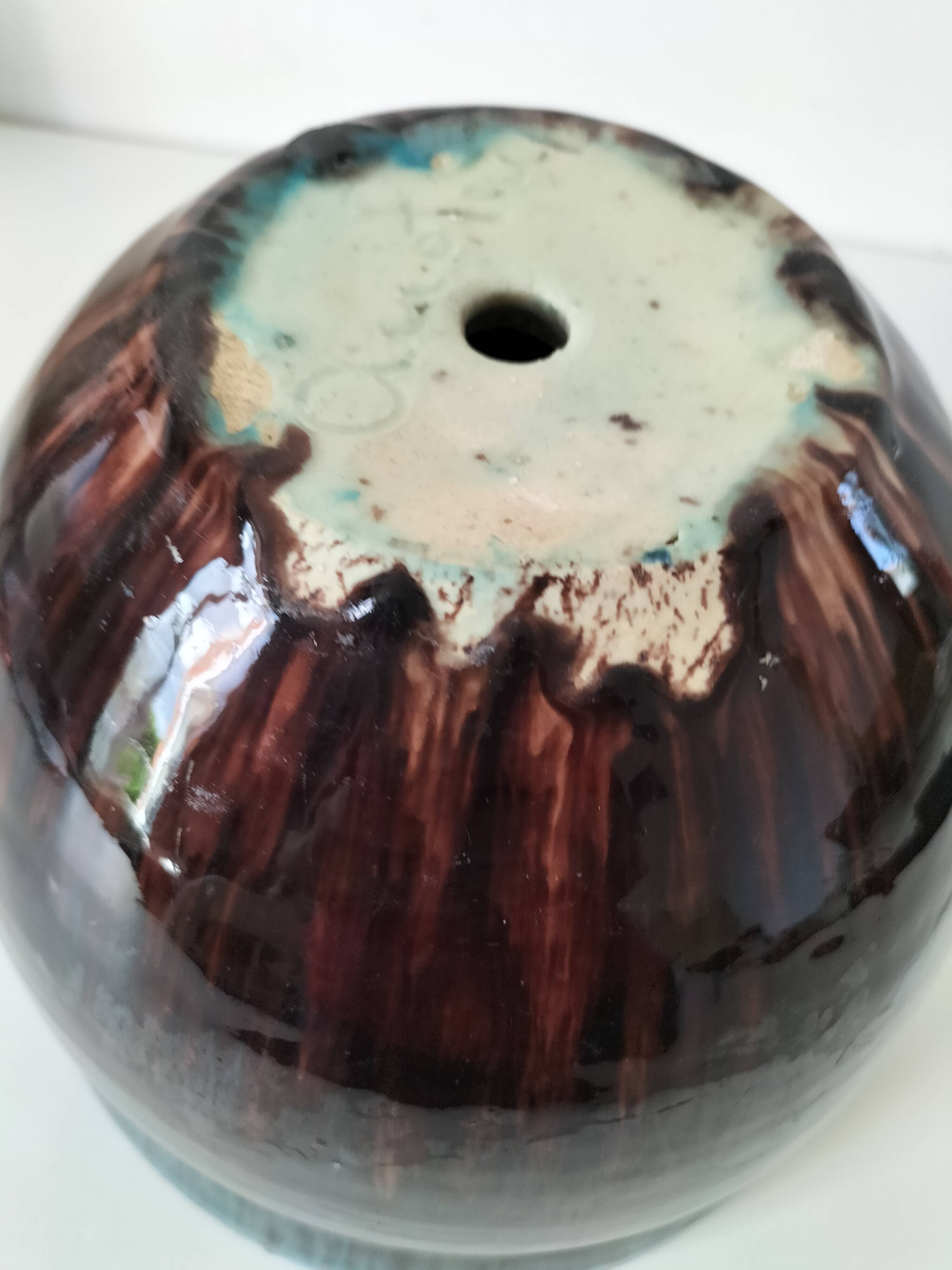 Accolay cache-pot in blue petrol and deep black glazed stoneware.