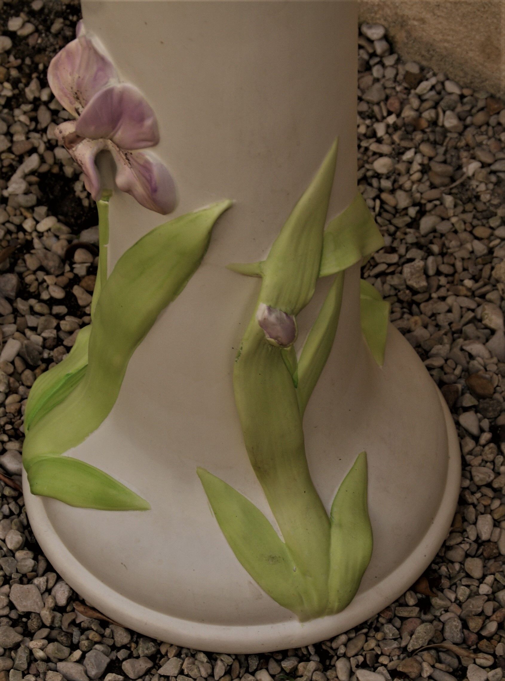 Pot cover with earthenware column