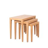 Tables gigognes en chêne clair de Severin Hansen