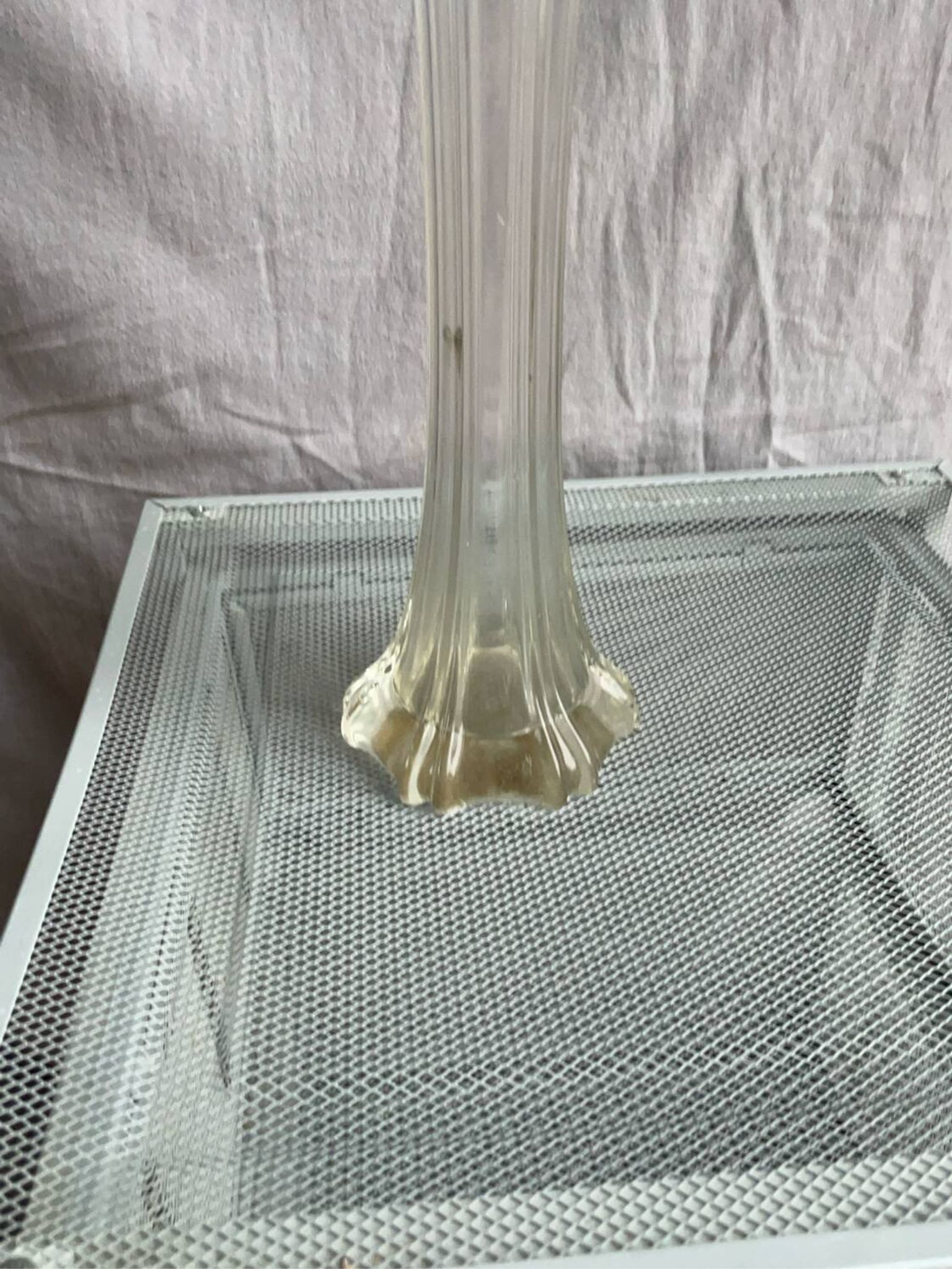 Vase, Soliflore à 6 pans dentelés  XXe siècle