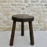 Tabouret tripode en bois massif, assise coeur