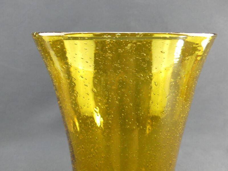 Grand vase en verre bullé