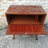 Entrance furniture with vintage wheels