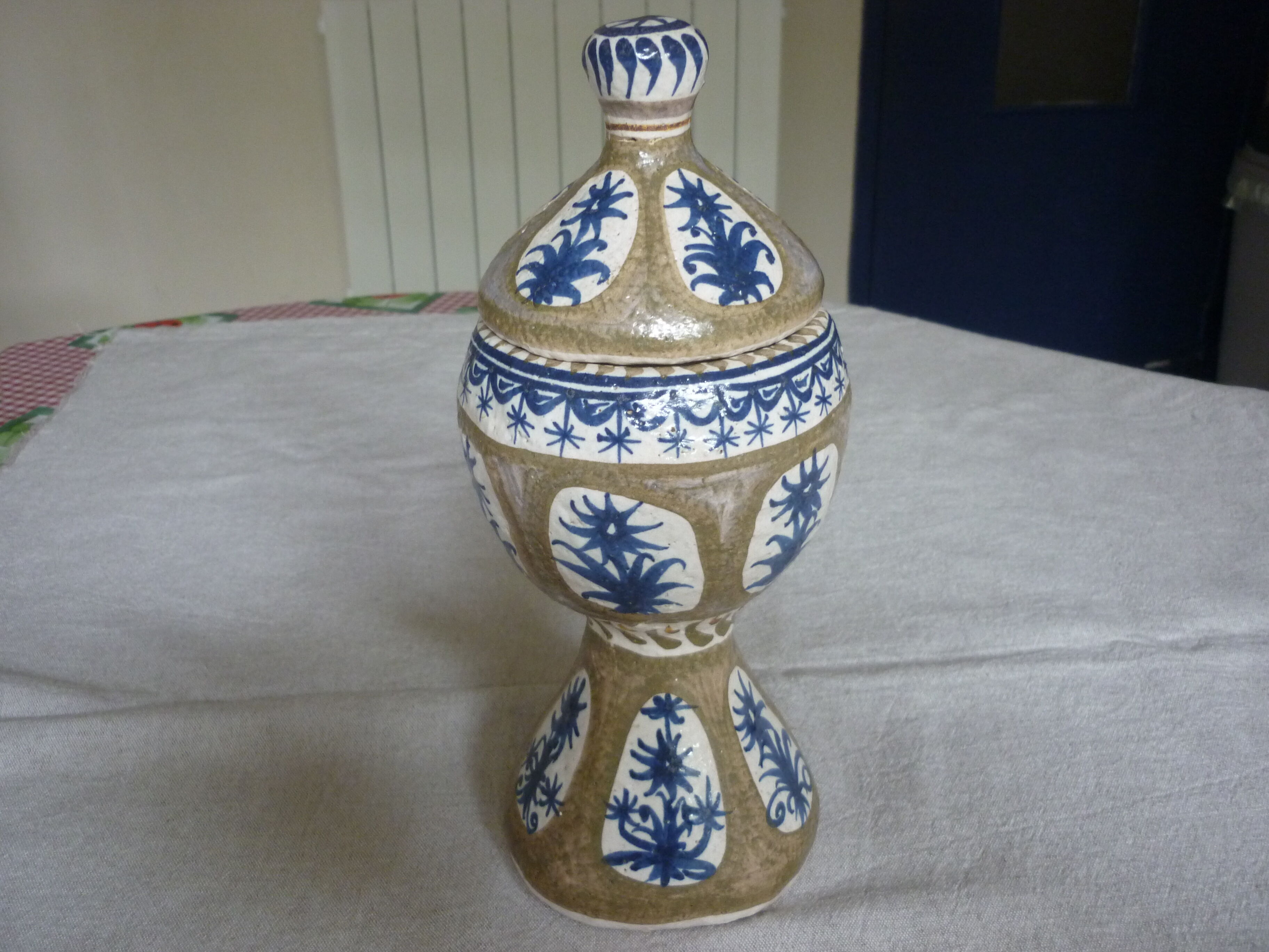 Quimper Cermal Covered Pot