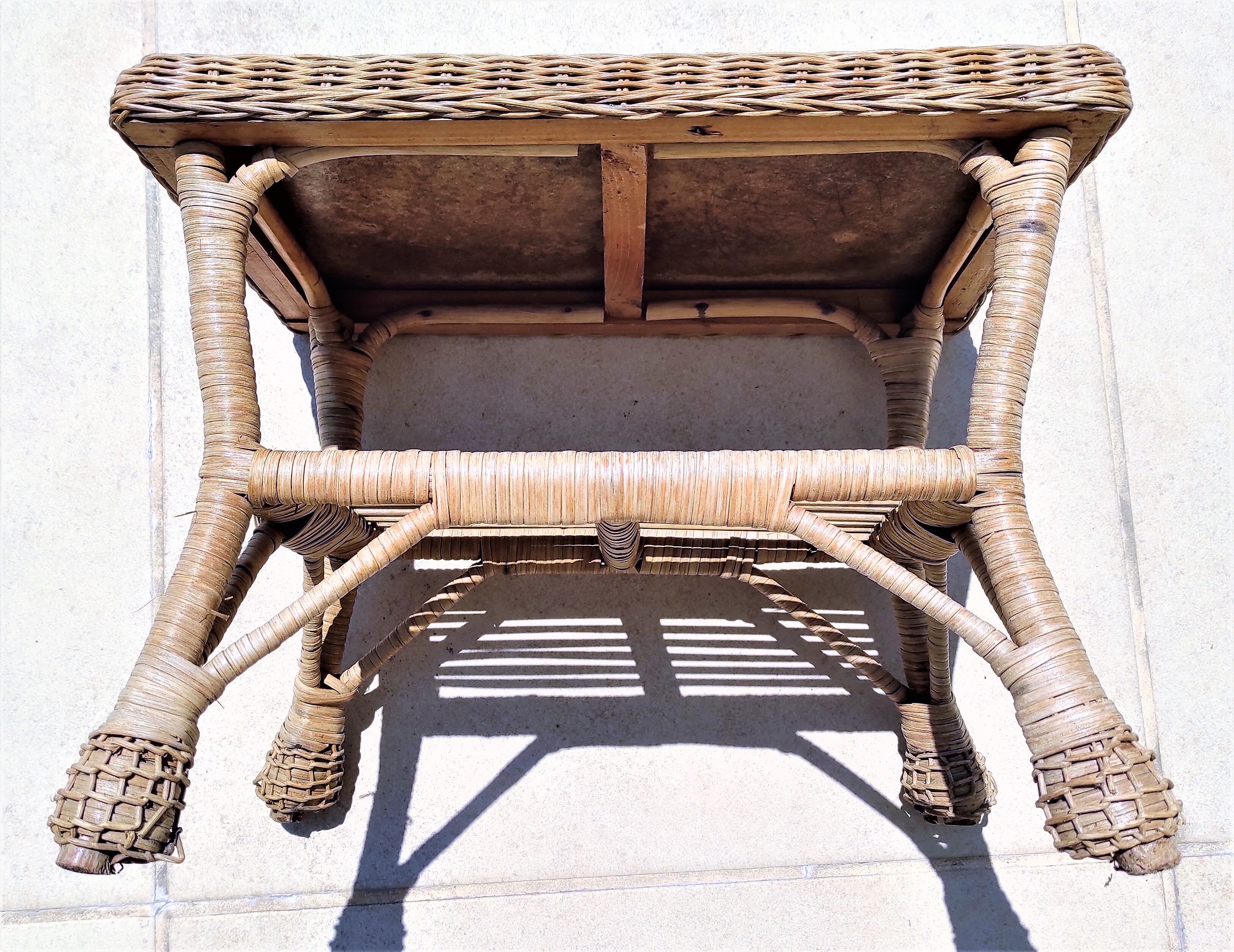 Small rattan coffee table rectangular shape
