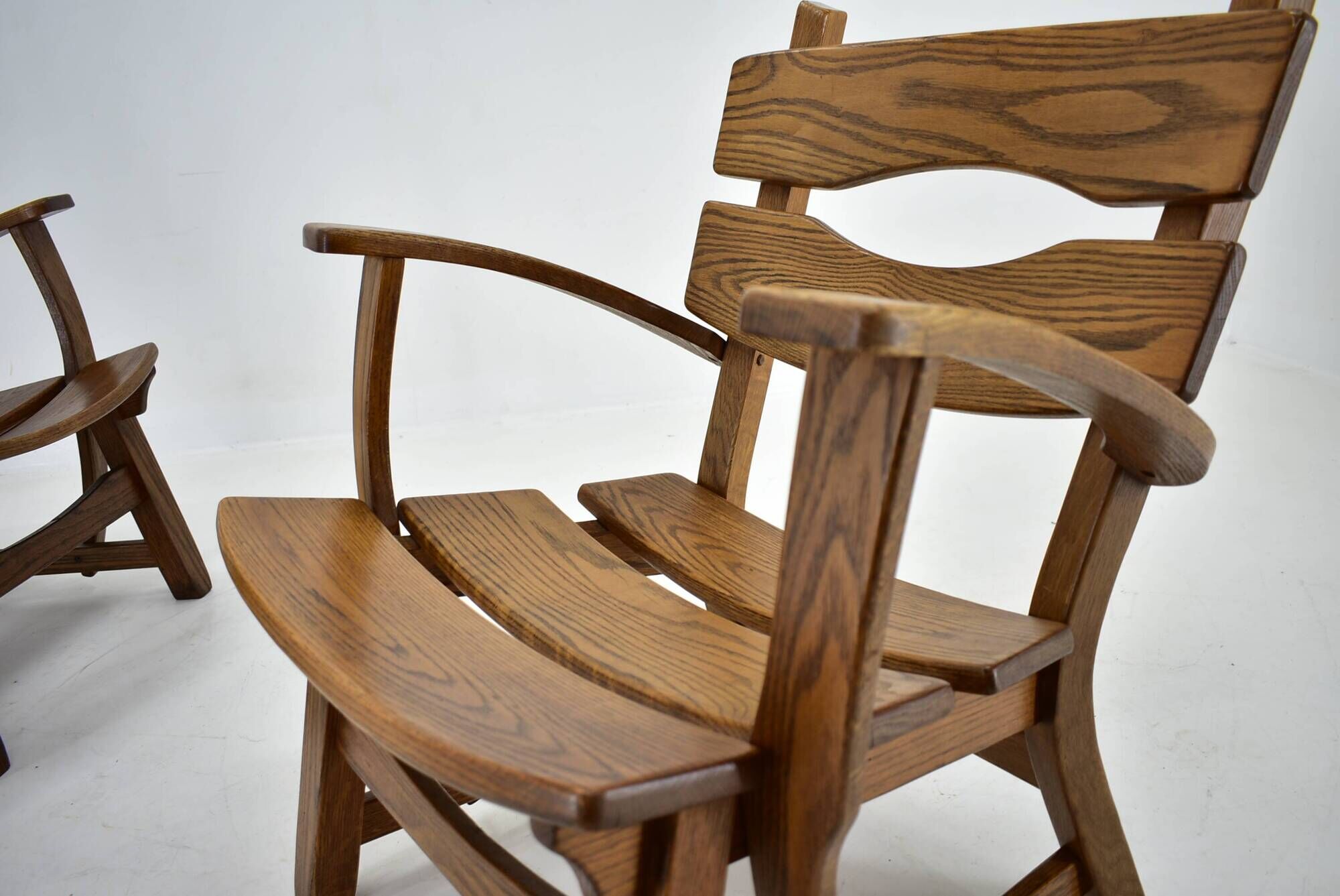 Paire de fauteuils lounge brutalistes en chêne massif par Dittmann & Co., 1970s