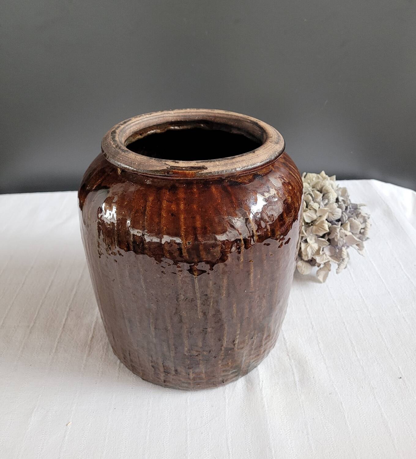 Ceramic pot