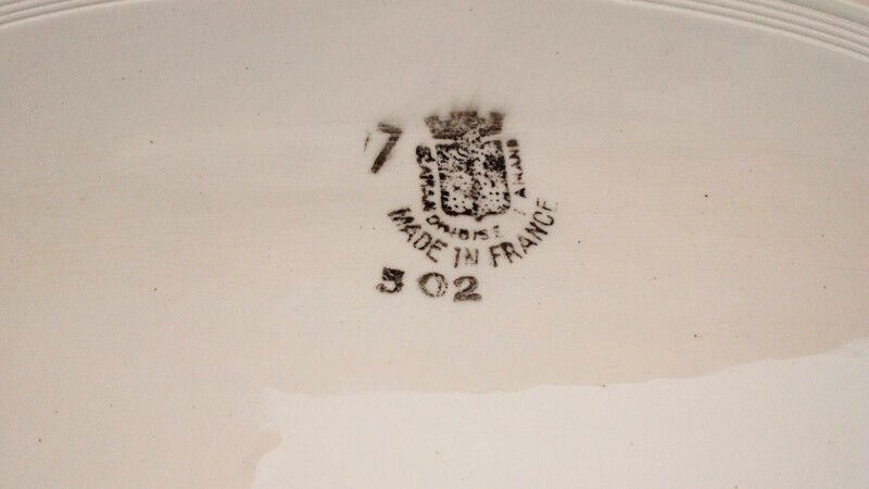 Oval serving plate St Amand 502