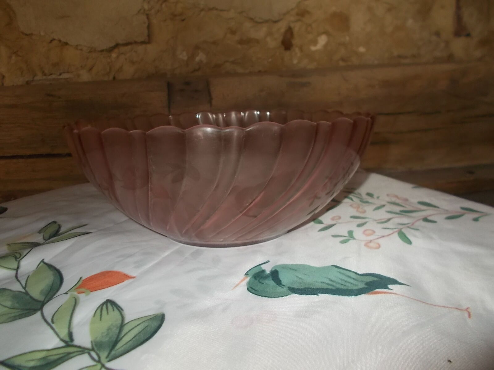 Arcoroc Rosaline glass salad bowl