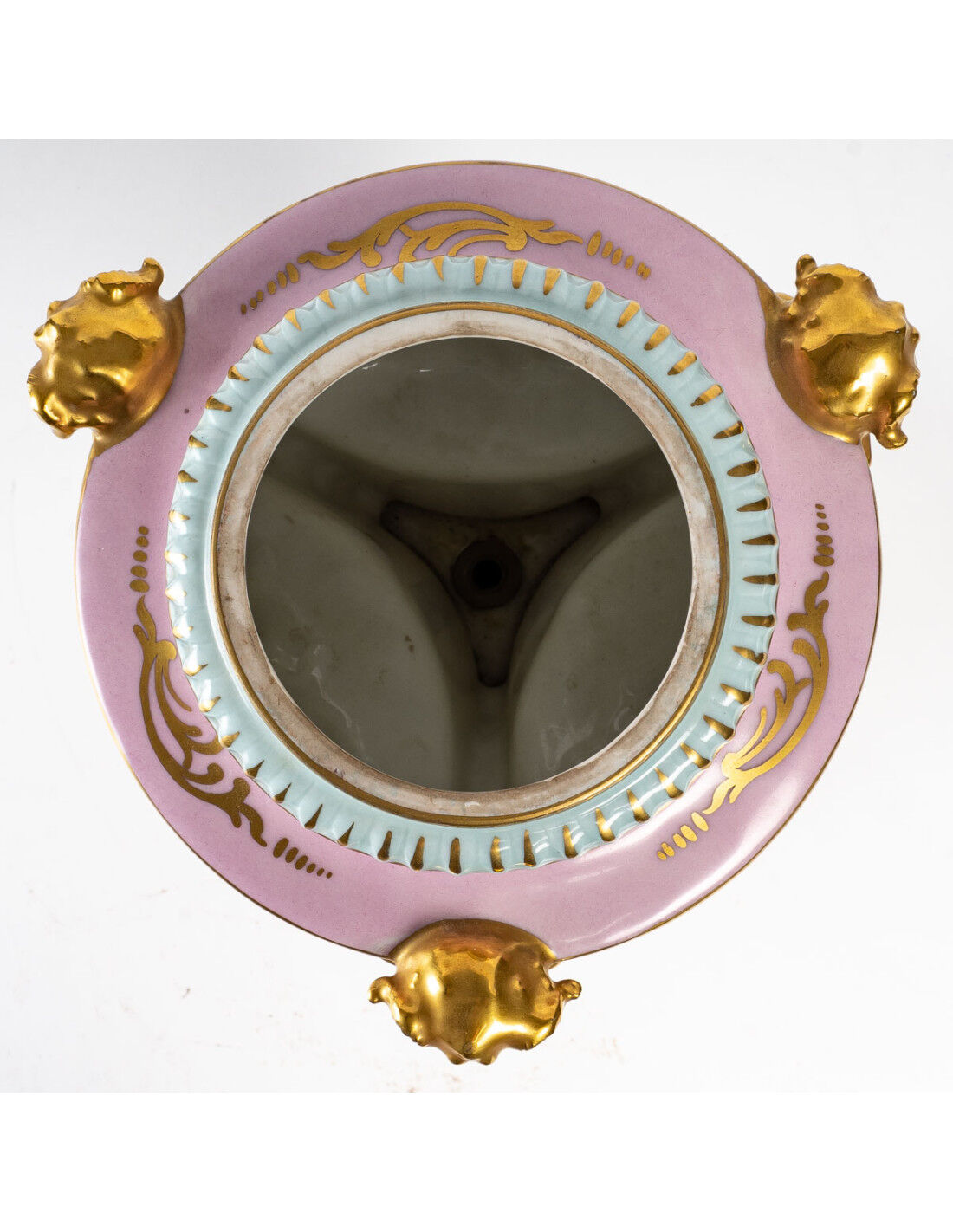 Porcelain vase, late nineteenth century