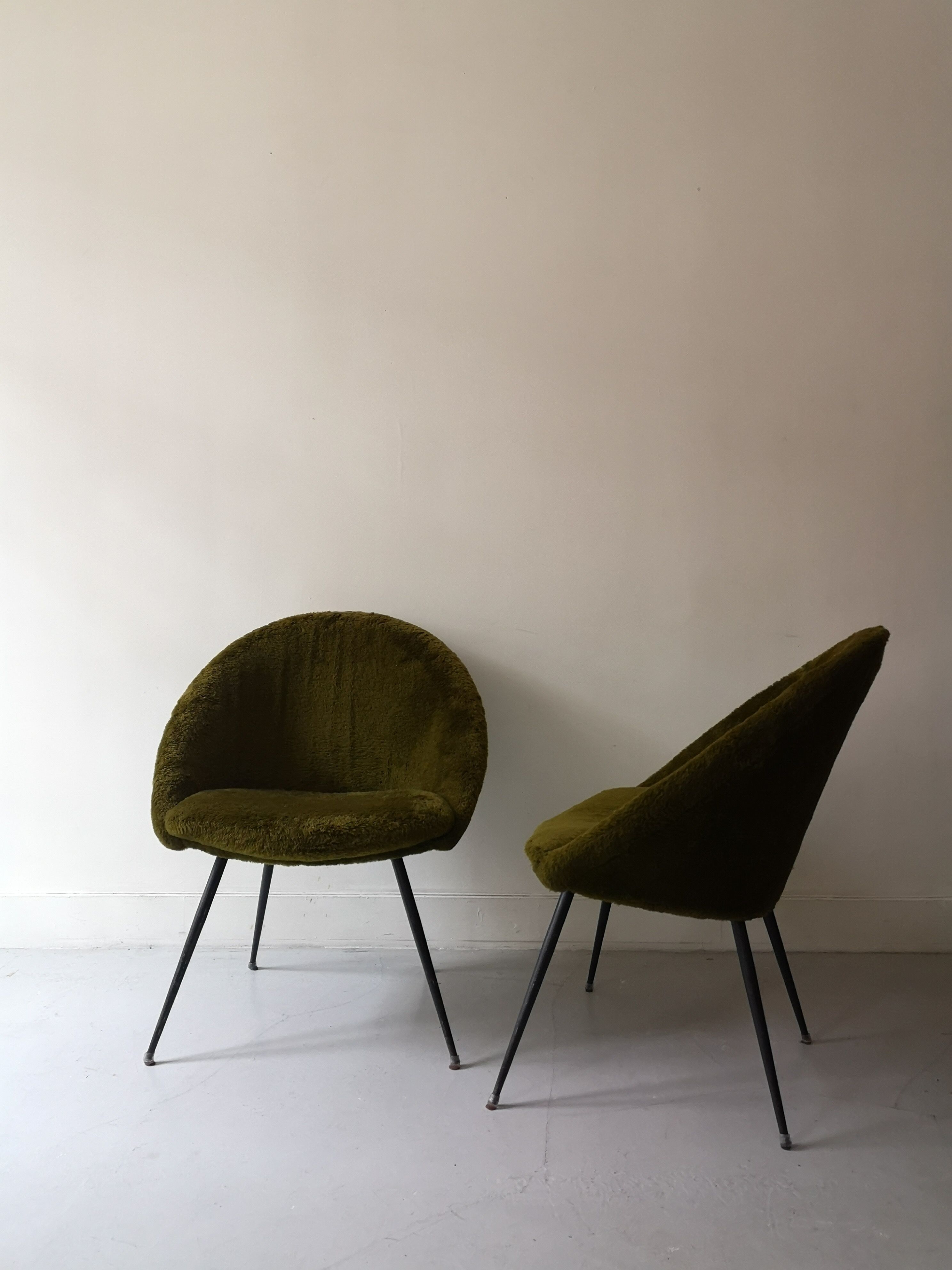 Vintage cocktail armchair in khaki moumoute, design 1970
