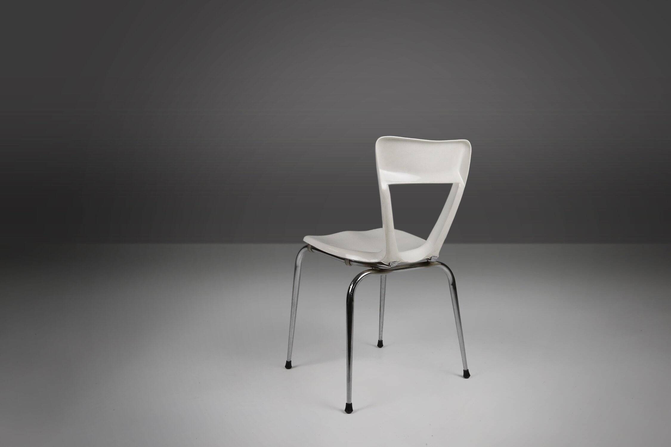 Chaise de salle à manger Gilac blanche vintage, années 1960