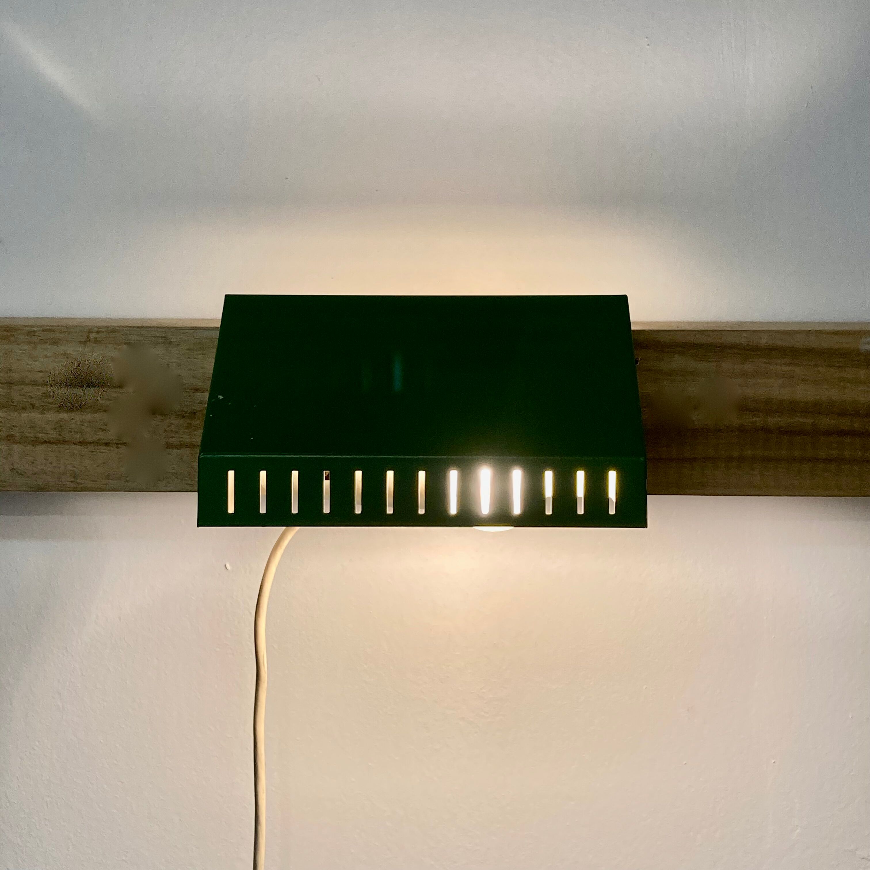 Green swivel wall lamp Scandinavian design 1950.