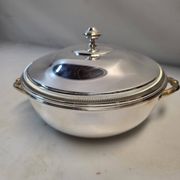 Soup tureen or vegetable dish in silver-plated metal – French silversmithing
