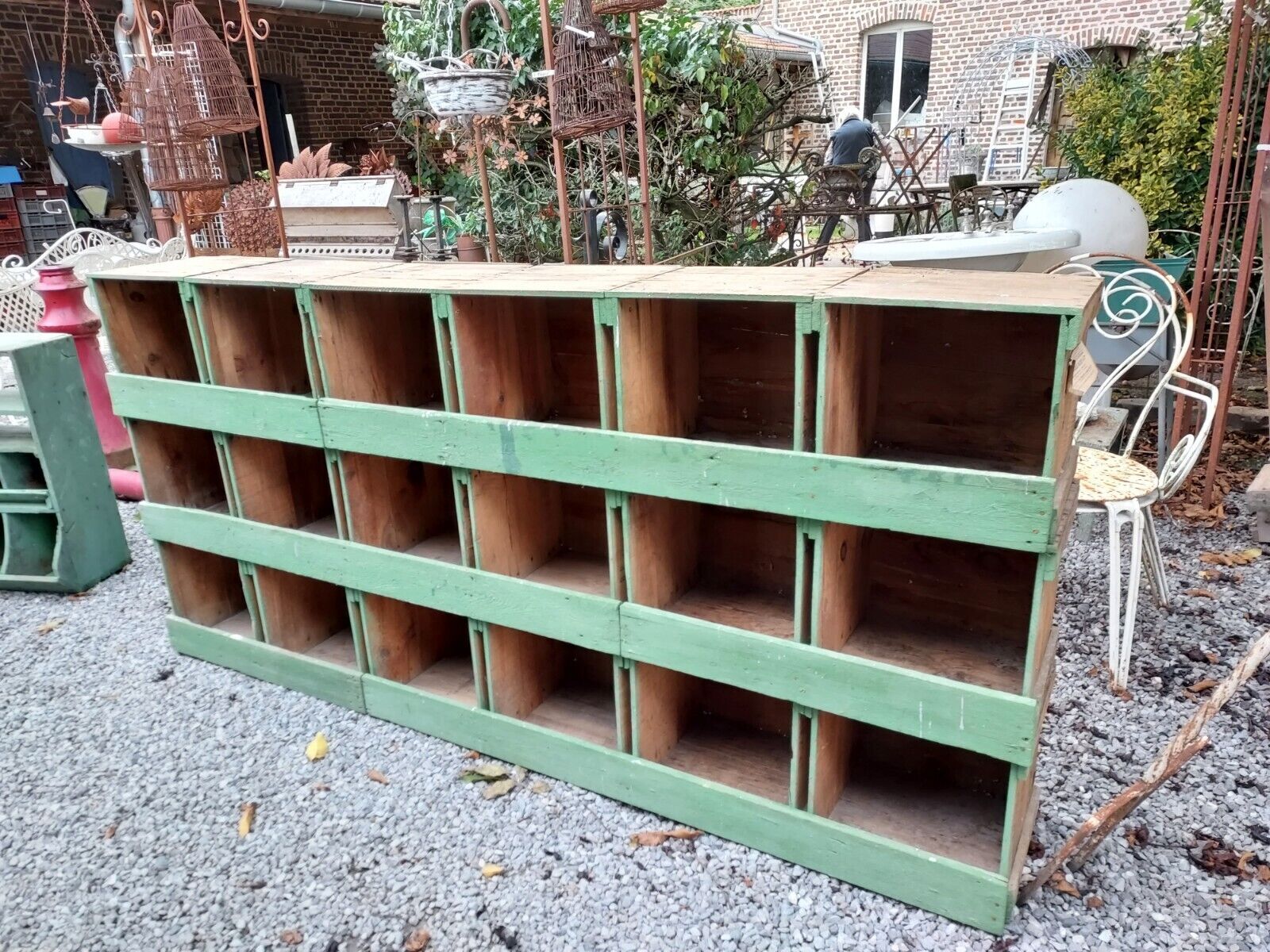 Casiers, meuble de métier en bois