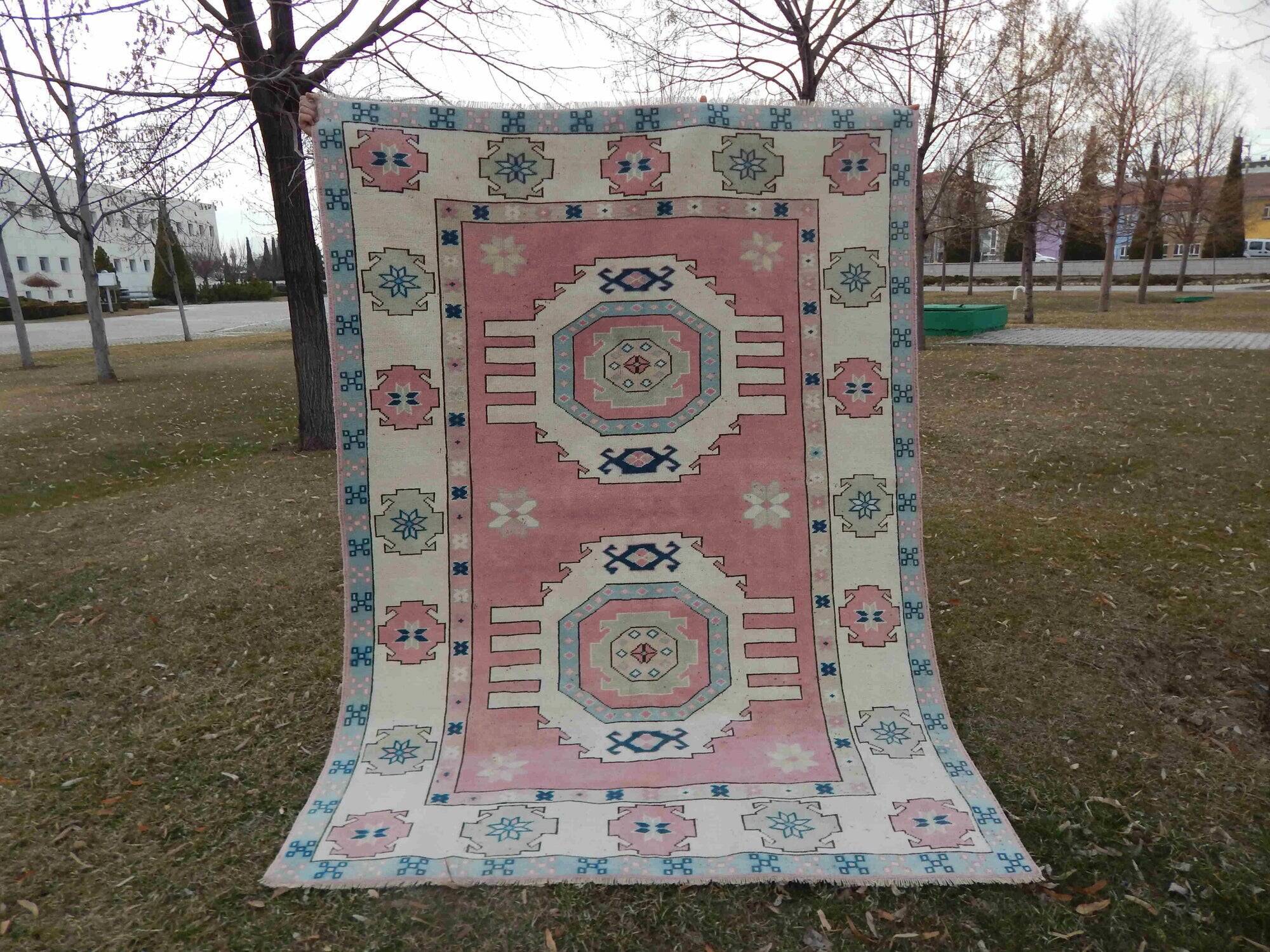 Vintage handmade Turkish rug 175x240 cm