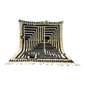 Handmade black and white Beni Ouraine Berber rug, size 150 x 250 cm