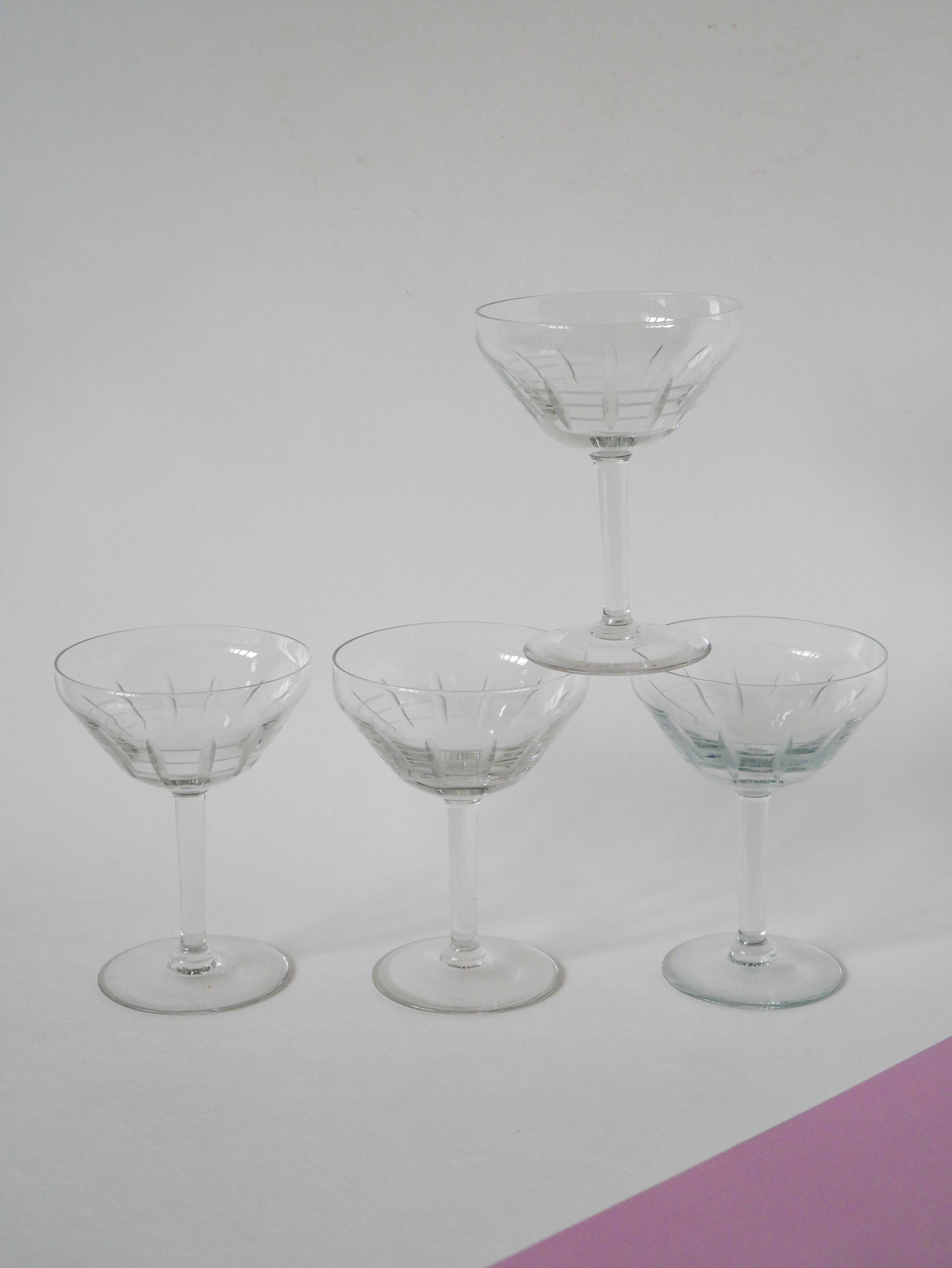 Set of 4 large champagne glasses in engraved crystal, 1930