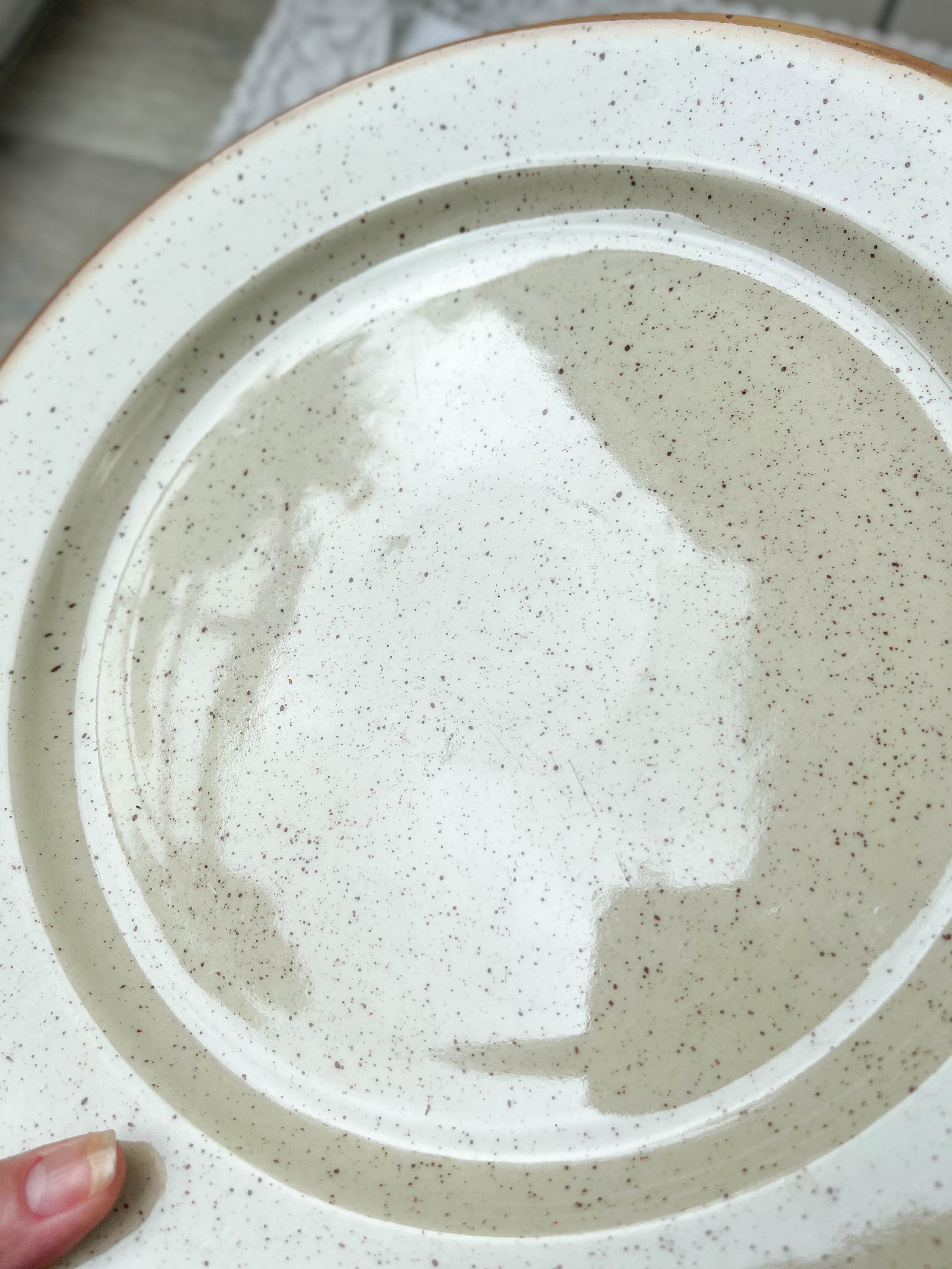 Round dish in tulowice speckled sandstone