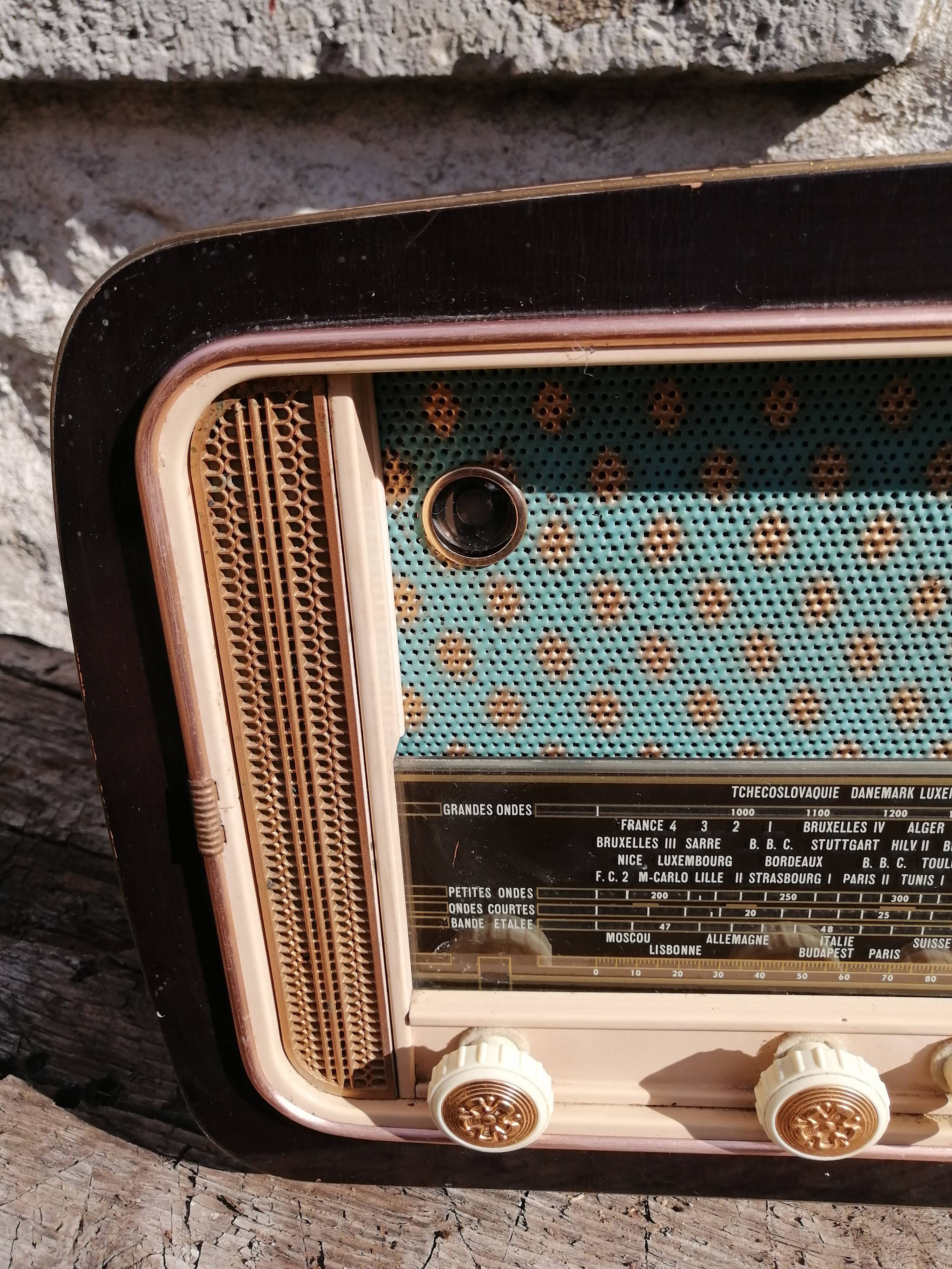 Vintage radio