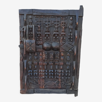 Ancienne porte en bois de grenier à mil art africain ethnie Dogon du Mali
