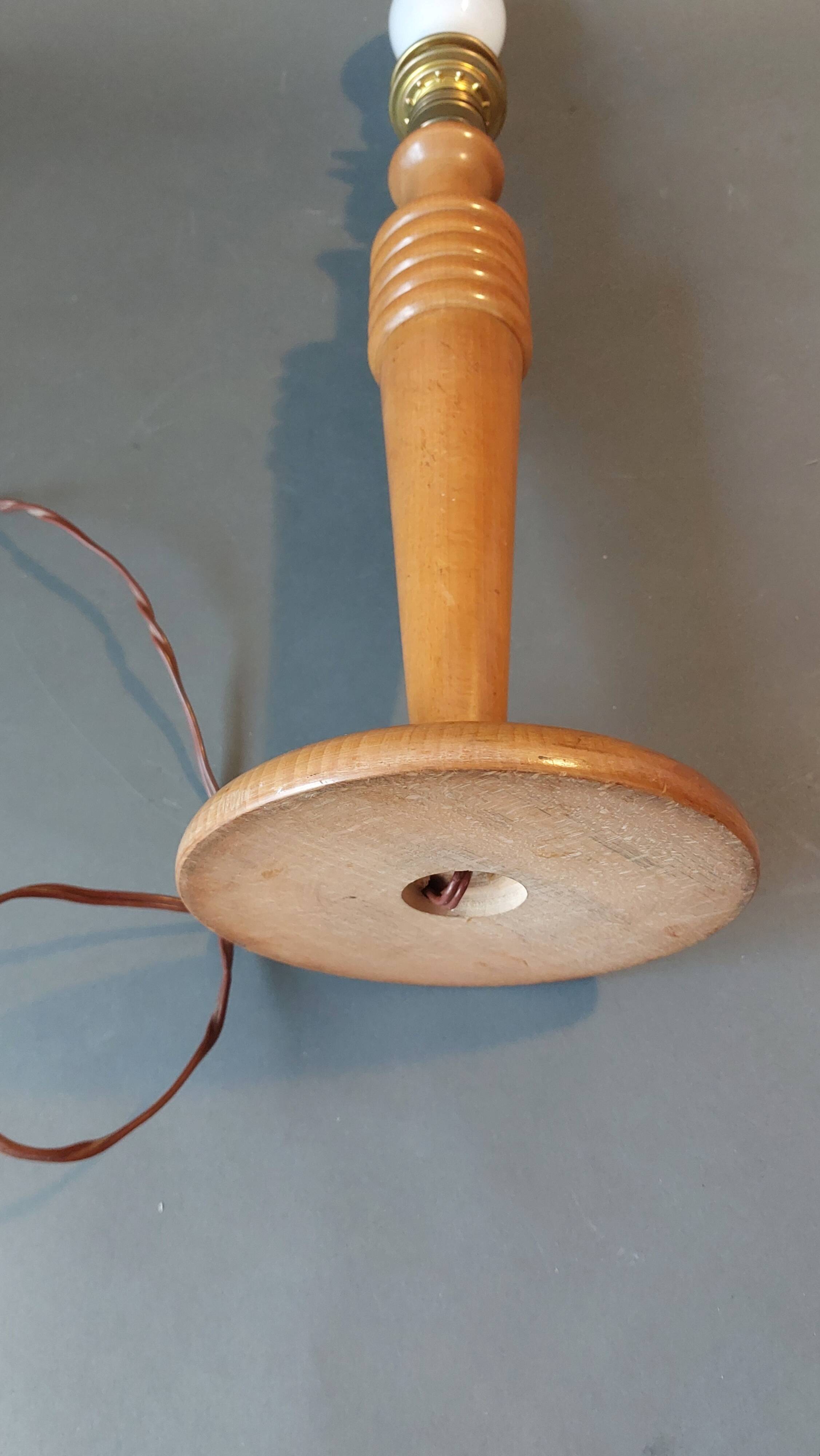 Art Deco turned wooden lamp base.