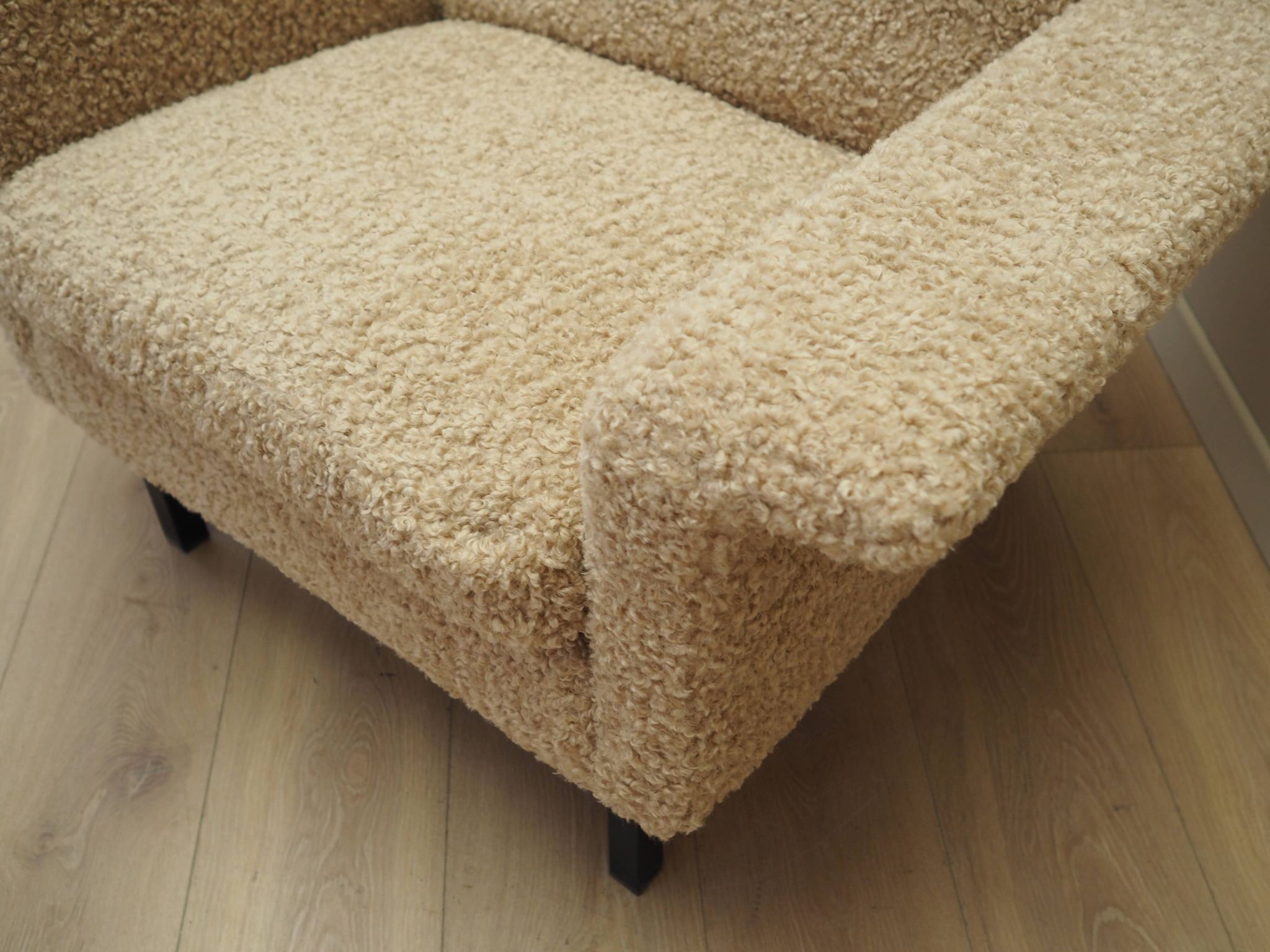 Fauteuil beige, design danois, années 1960, designer : Arne Vodder, éditeur : Fritz Hansen