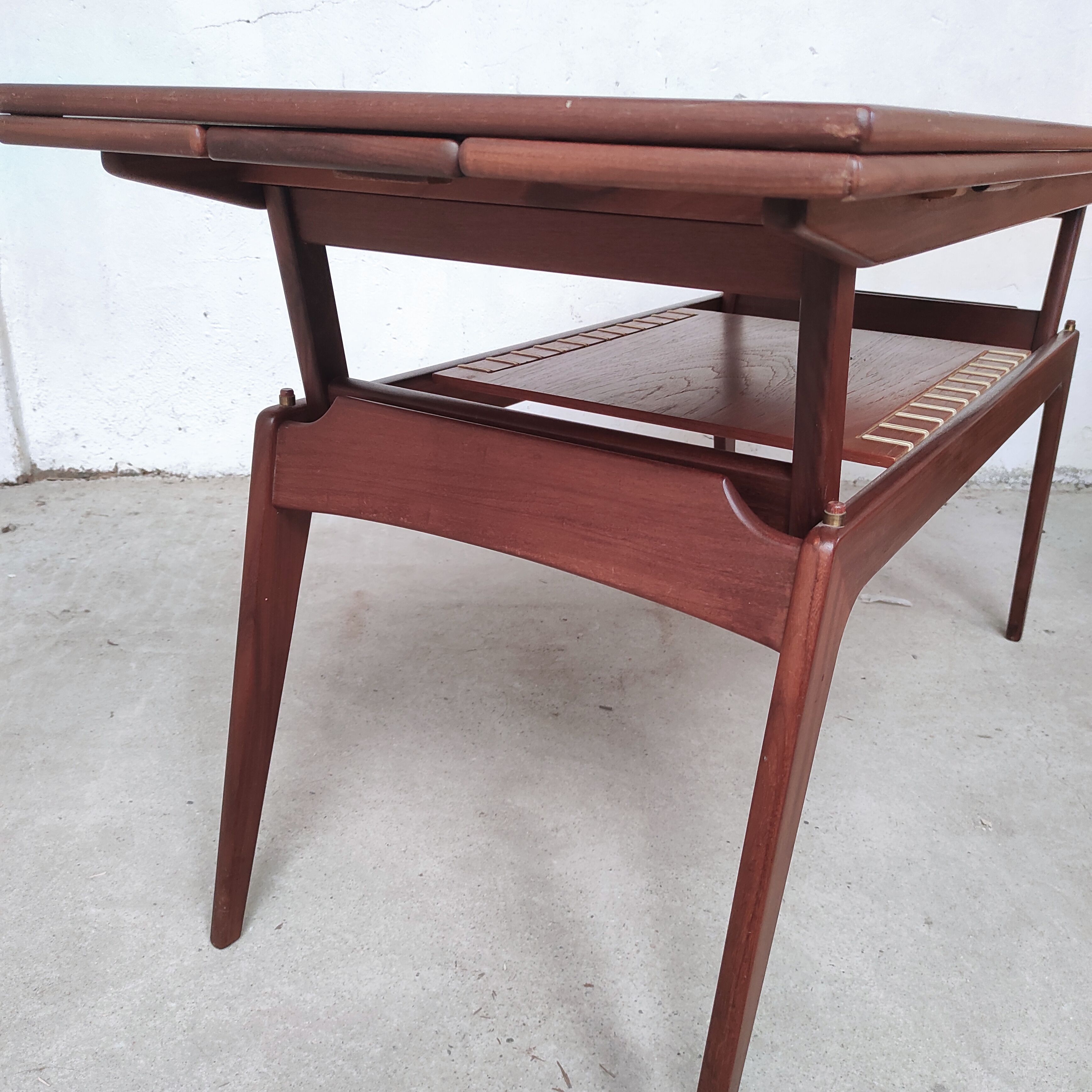 Teak liftable coffee table, Denmark - 1960