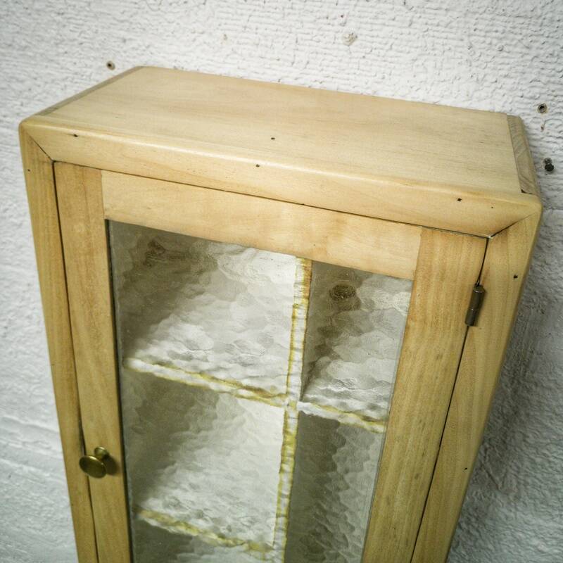 Wall display cabinet