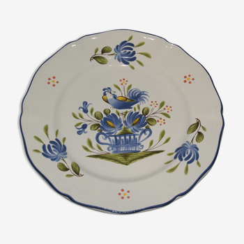 Plate decorated with a rooster earthenware from Lunéville