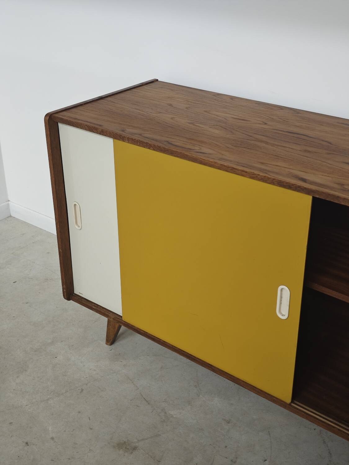 Buffet U 452 yellow by Jiri Jiroutek for Intérier Praha 1960