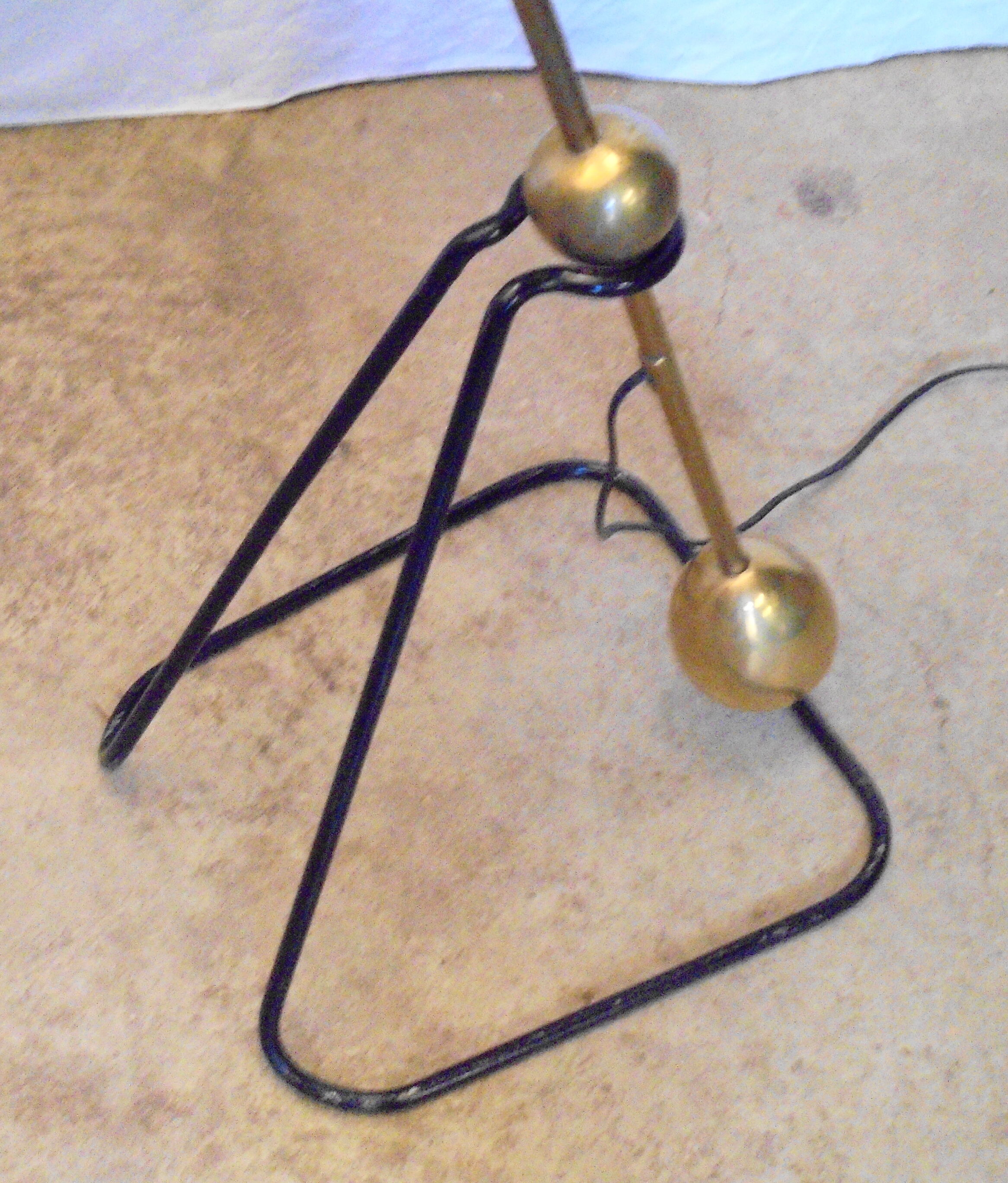 1950s swinging lamppost