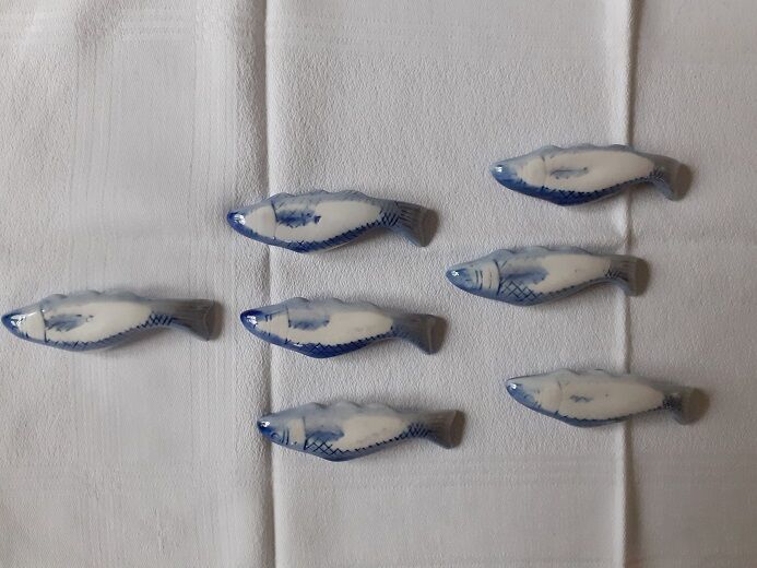 Blue fish ceramic knife holder