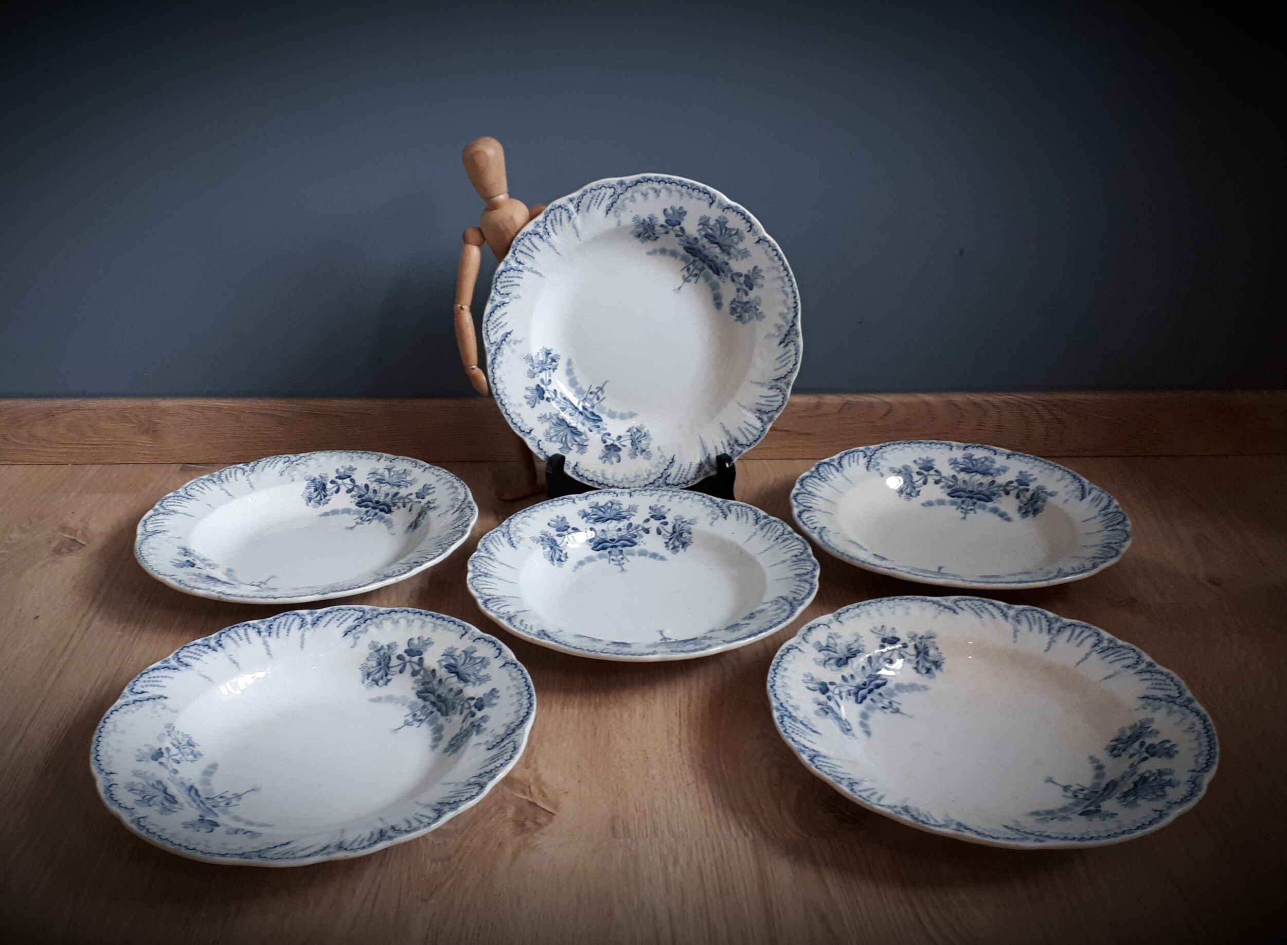 Set 6 hollow plates regency
