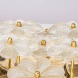 Magnificent small wall lamp/ceiling fixture in glass in the shape of a flower E. Palme, Germany.