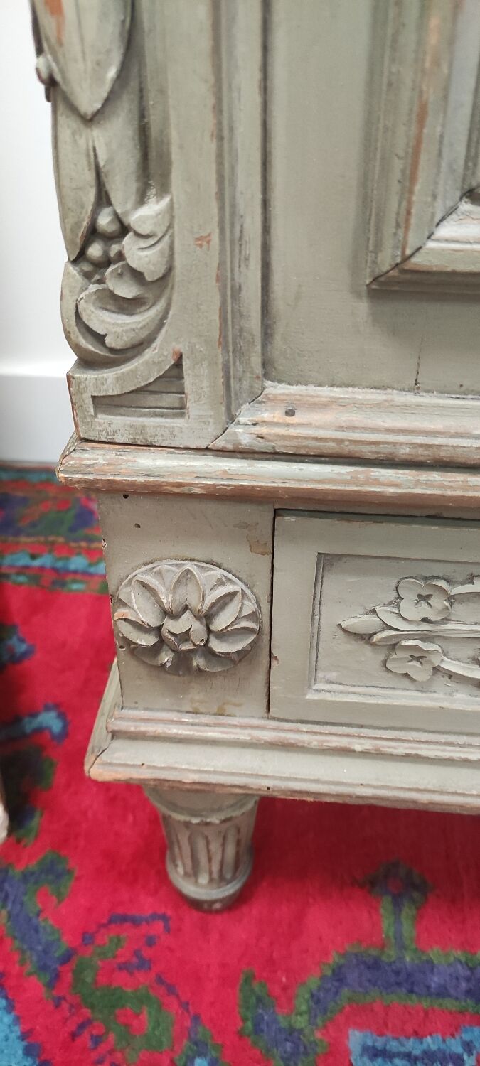 Wardrobe 3 doors, 3 drawers Louis XVI style patinated