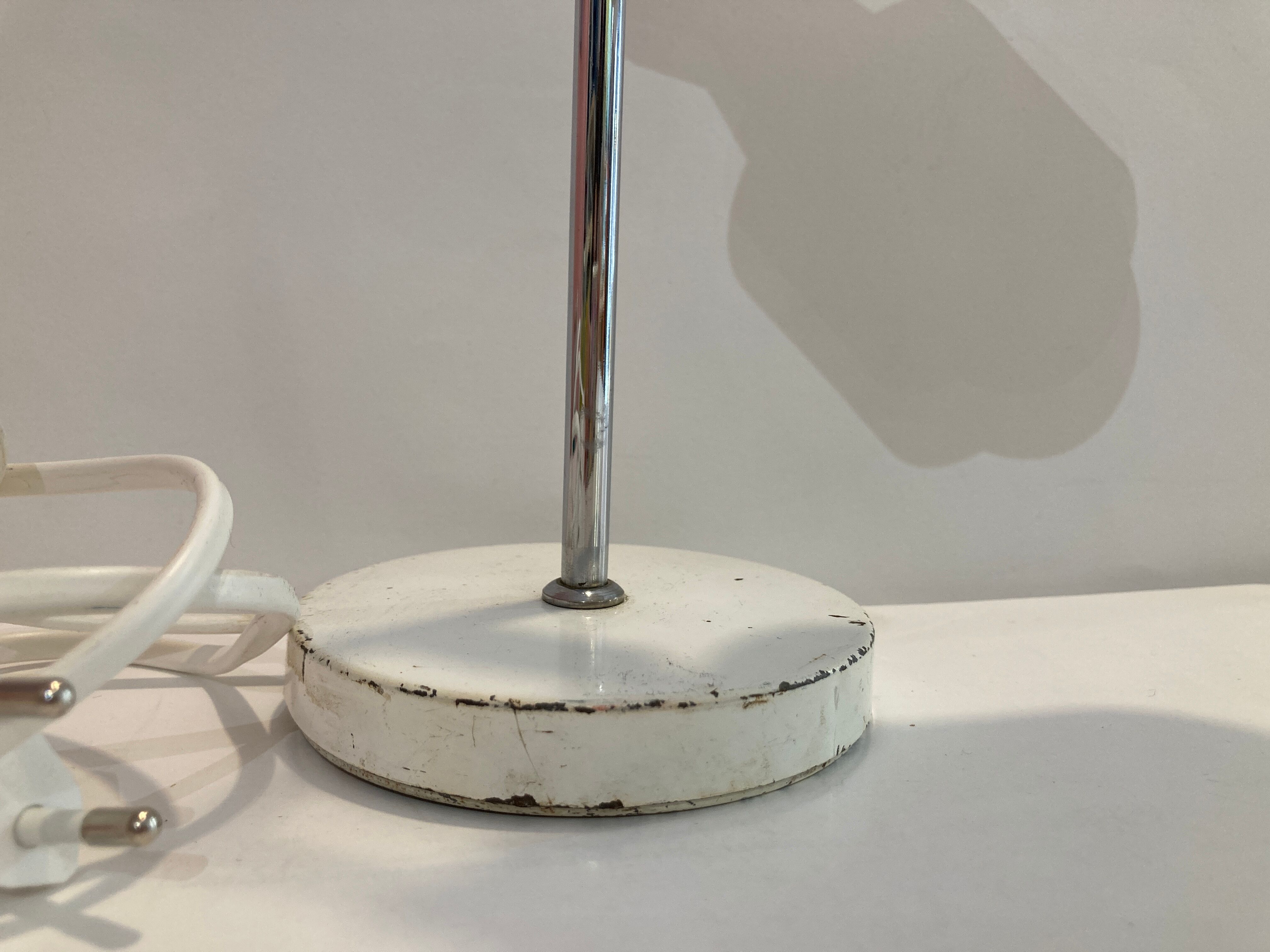 White metal desk lamp years 60-70-