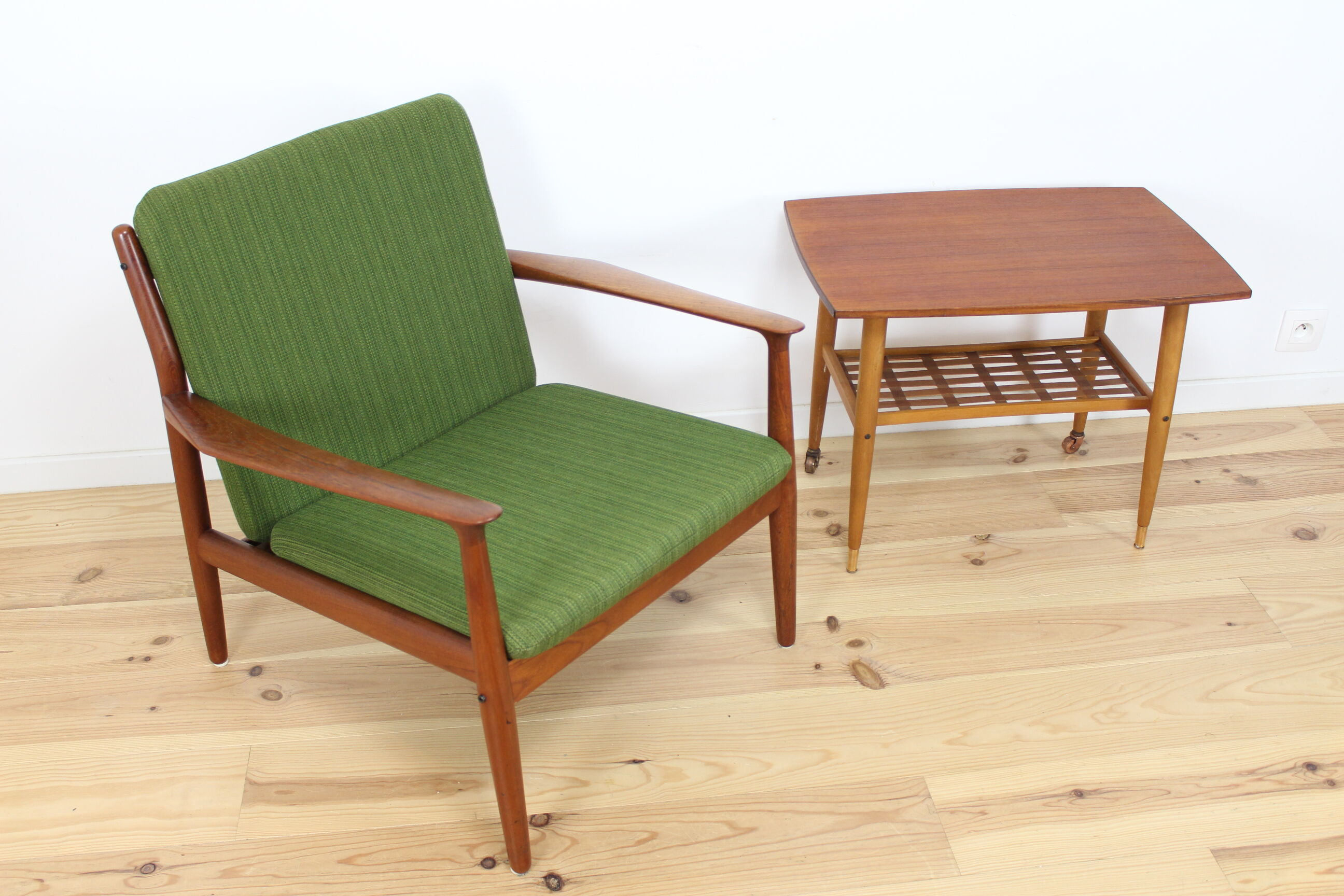 Scandinavian side table, in teak, by Alberts Tibro.