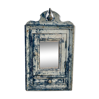 Armoire à pharmacie