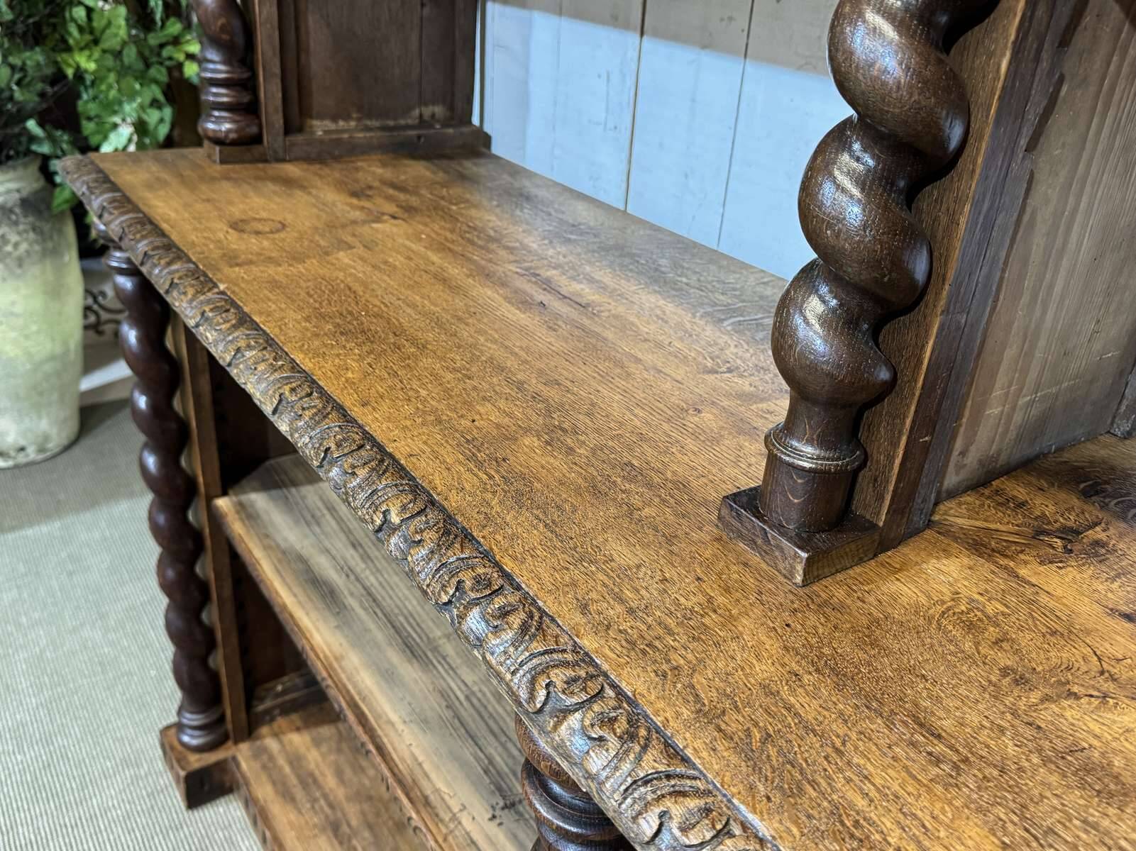 Bibliothèque de boiserie en chêne et sapin début XXème