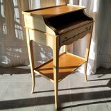 Writing table