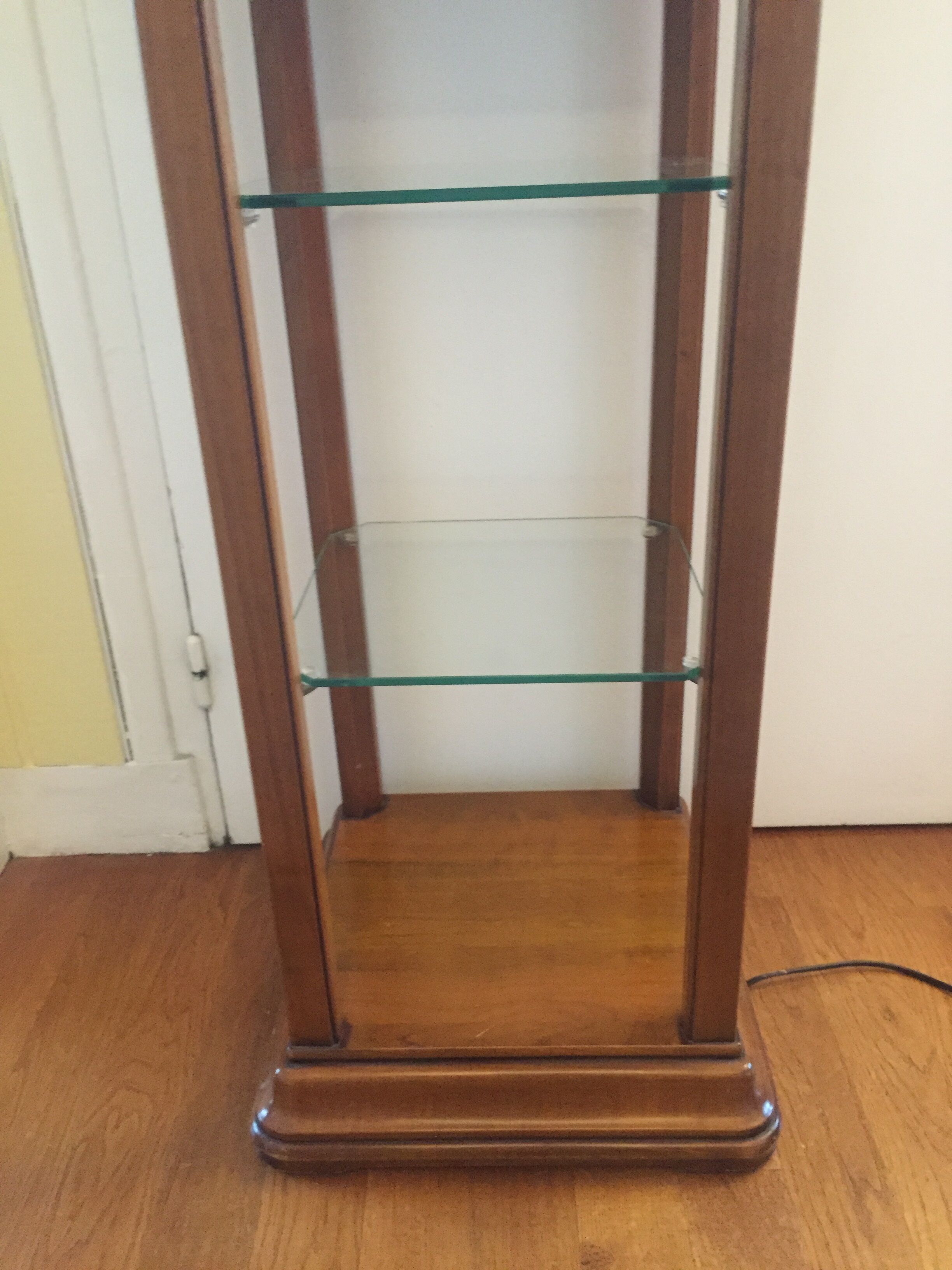 Etagère sur pied
