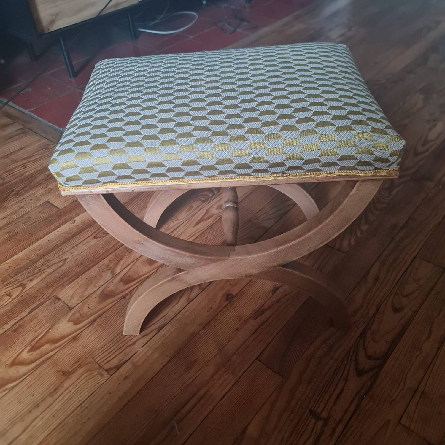 Tabouret curule