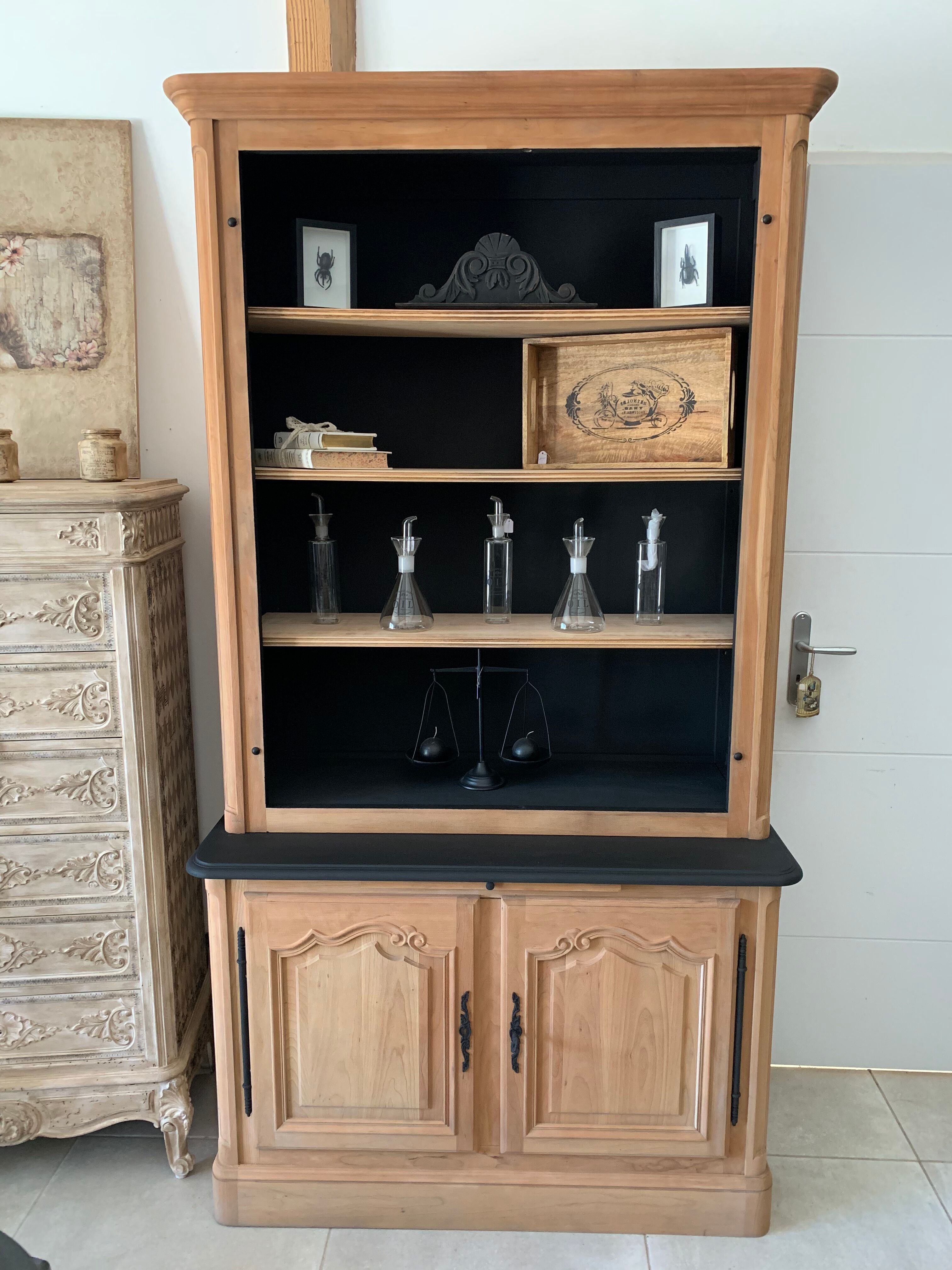 Library / Cabinet